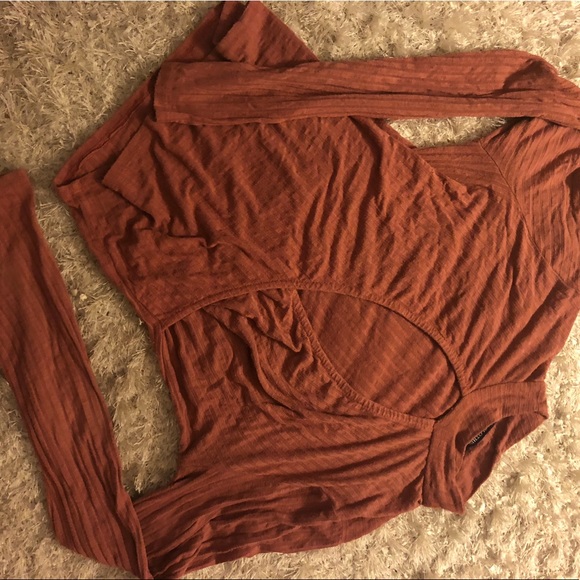 Tops - Ribbed keyhole mauve crop top